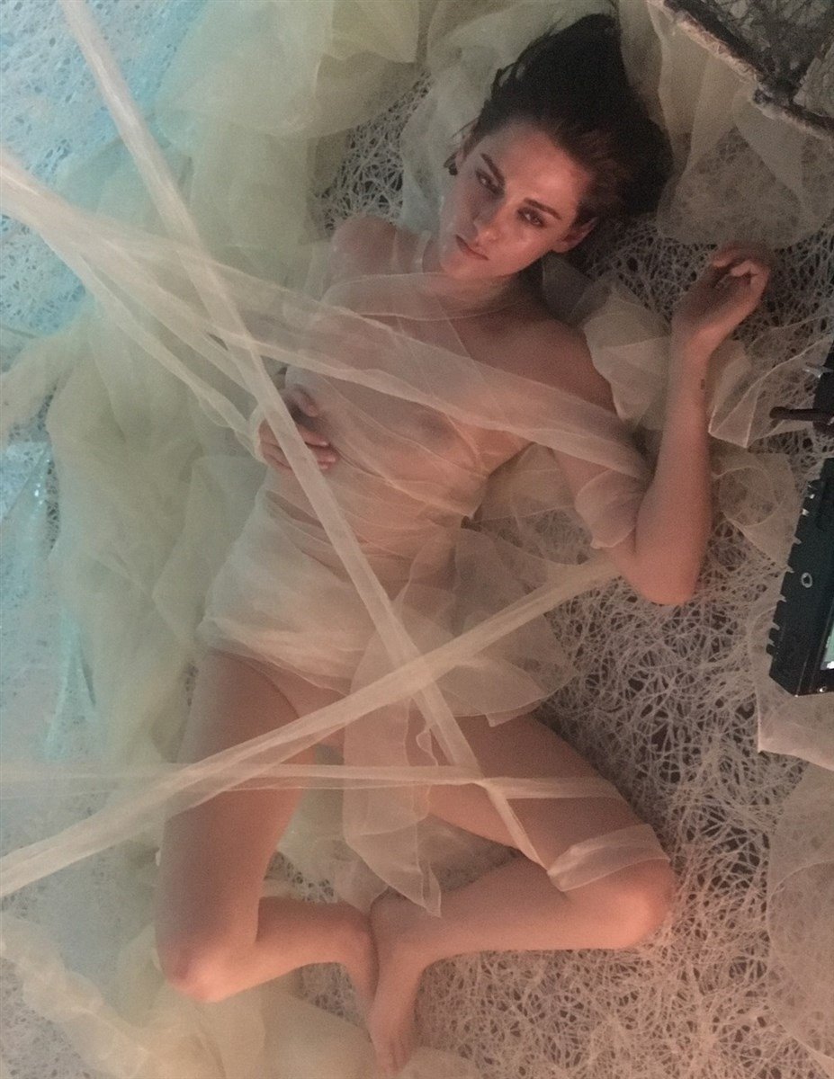 Kristen Stewart Nude Photos Leaked