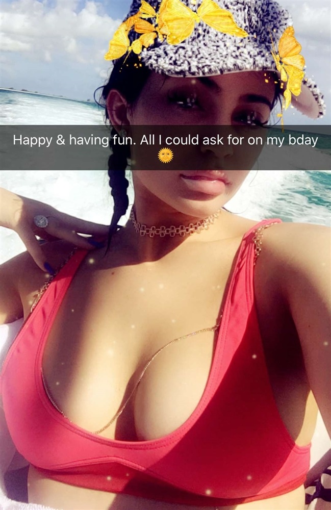 Kylie Jenner Bikini Boobs And Booty For Her Black Birthday Party
