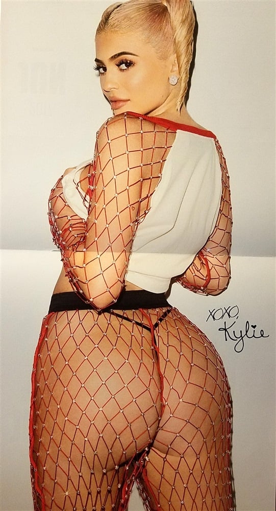 Kylie Jenner Flaunts Her Tits And Ass In Leaked 2017 Calendar Pics