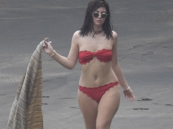 Lorde Shows Off Her Thickness In A Red Bikini Leak Sex Tape