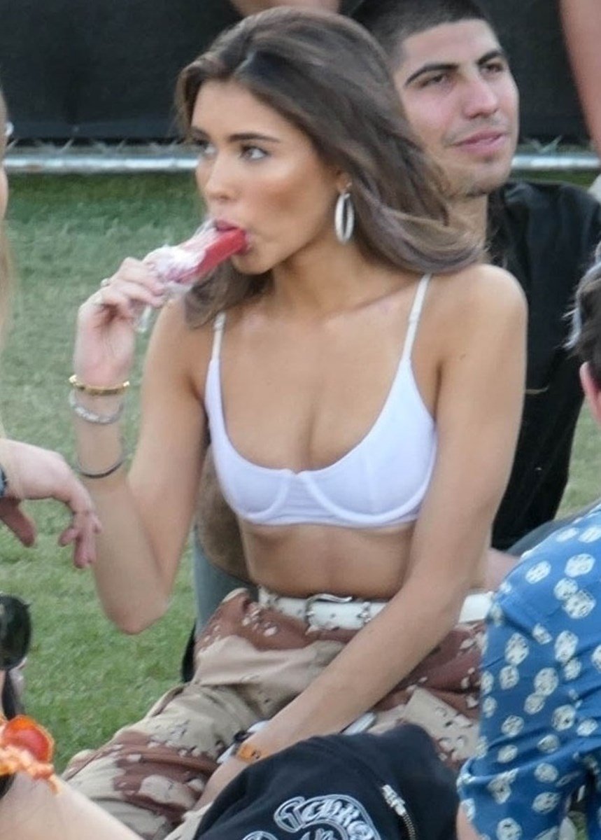 Madison Beer Horny And Lesbian-ing At Coachella