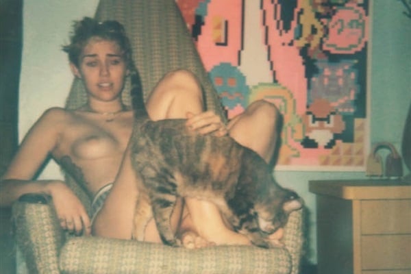 Miley Cyrus Topless Again In V Magazine 0977