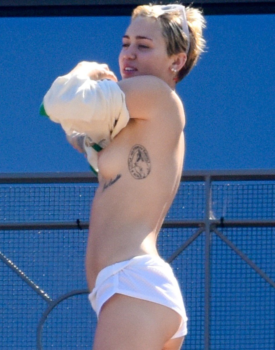 Miley Cyrus Topless Photos Compilation
