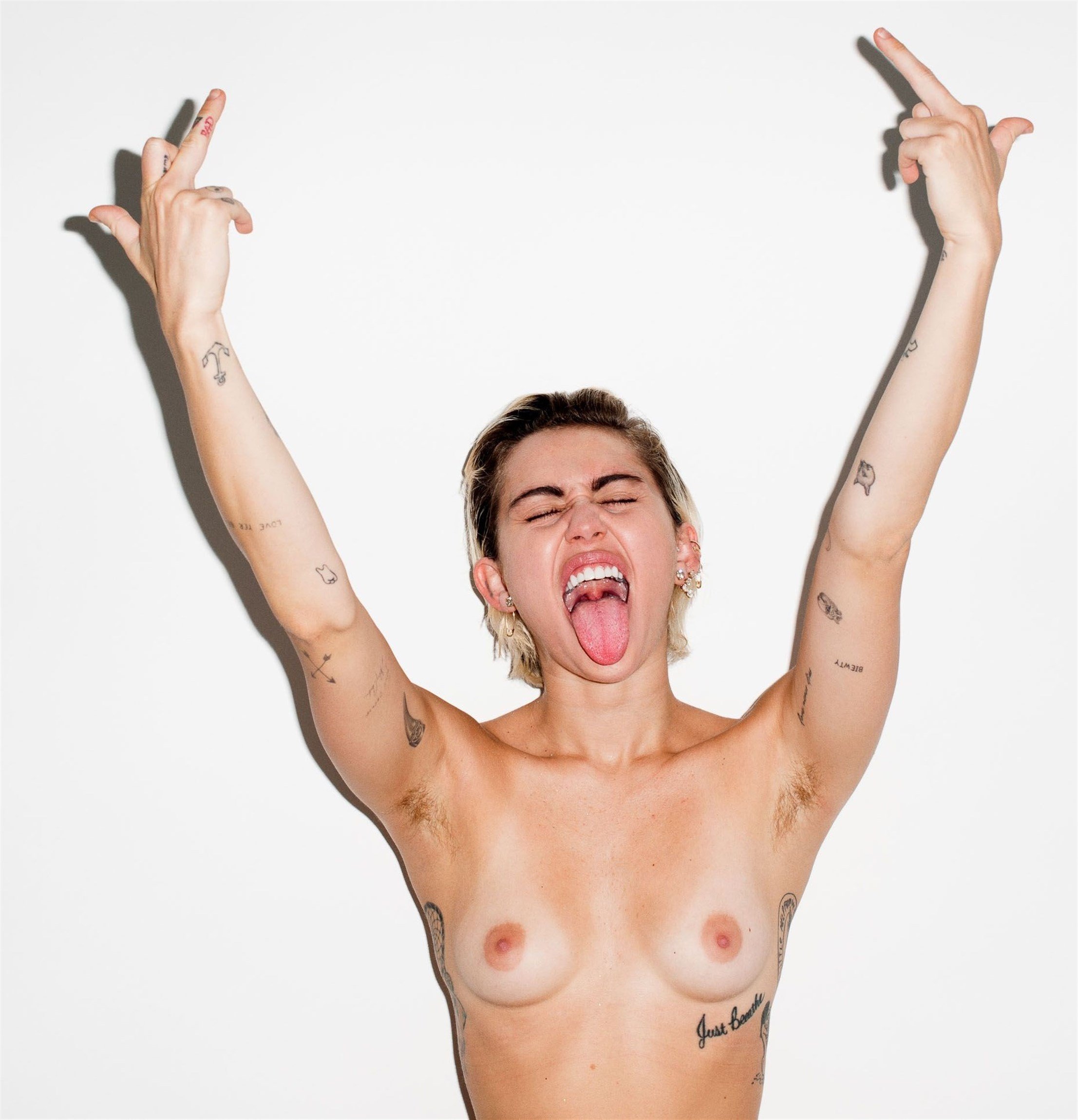Miley Cyrus Nude Terry Richardson Photo Shoot Released In High Definition