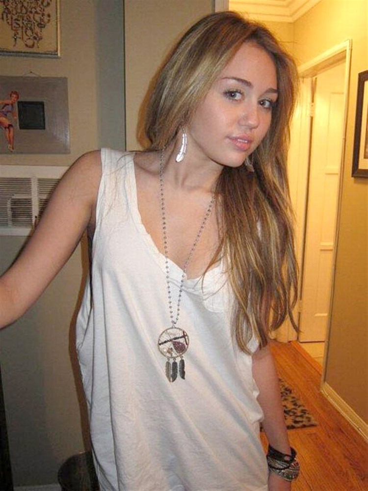 Miley Cyrus First Ever Leaked Photos