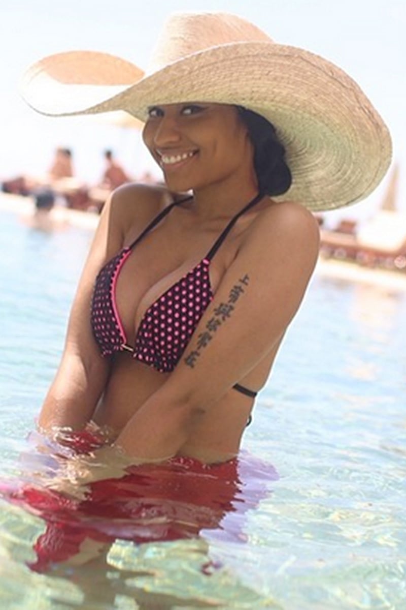 Nicki Minaj Mexican Vacation Bikini Pics