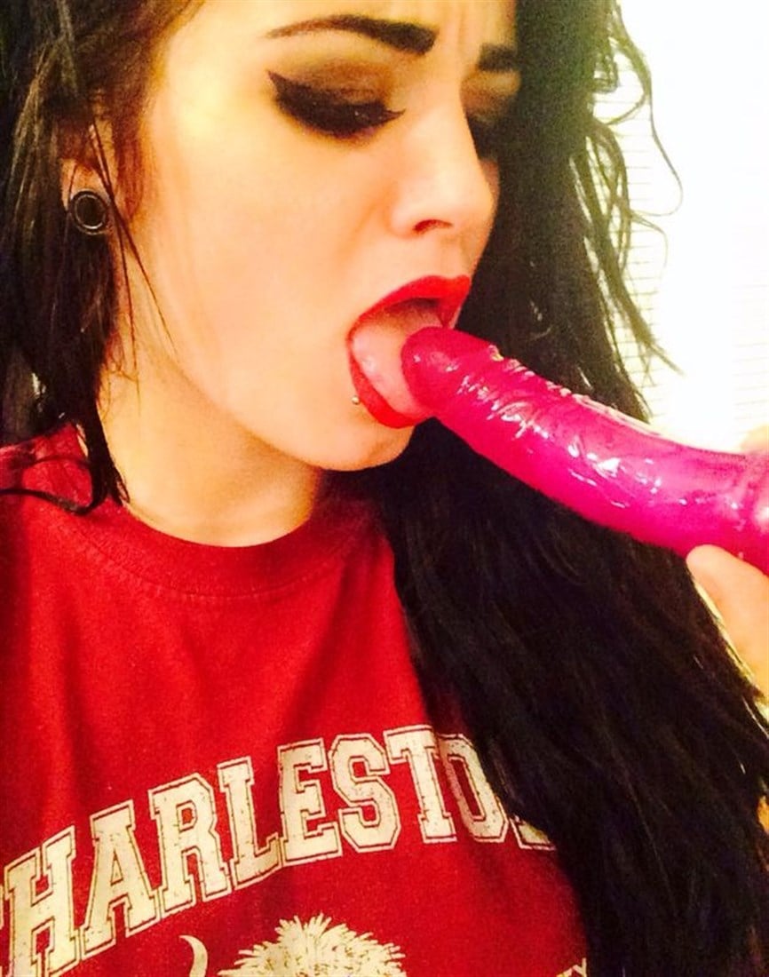 WWE Paige New Nude Photos Leaked