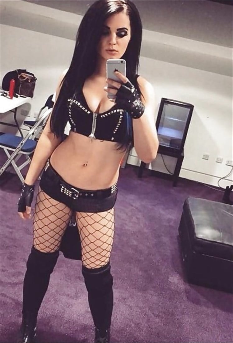 WWE Paige New Nude Photos Leaked