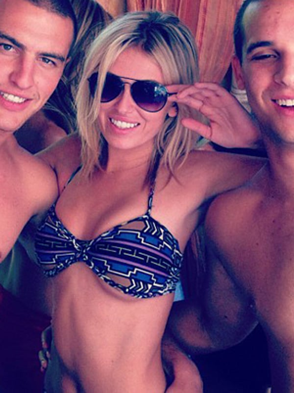 Paulina Gretzky Makes Her Father Proud
