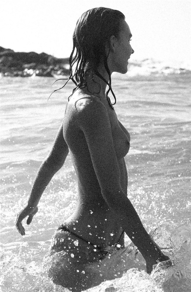 Rachel Cook Nude Beach Photo Shoot