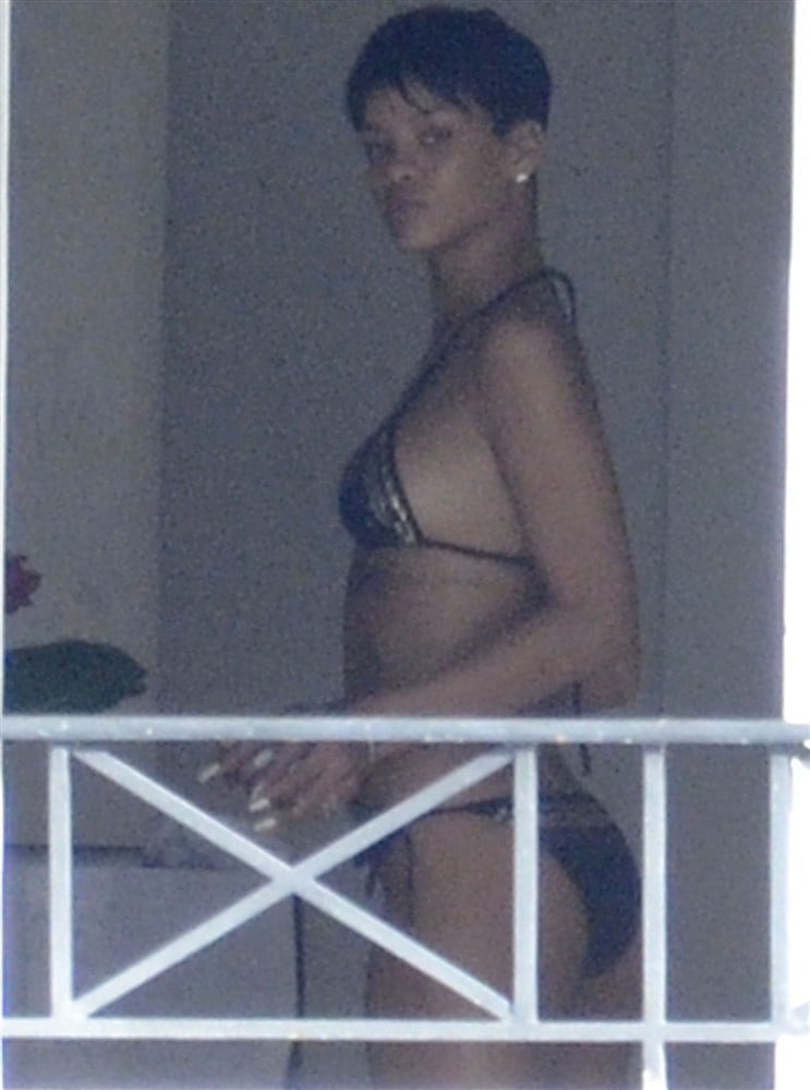 Celeb jihad nude rihanna Rihanna Sex