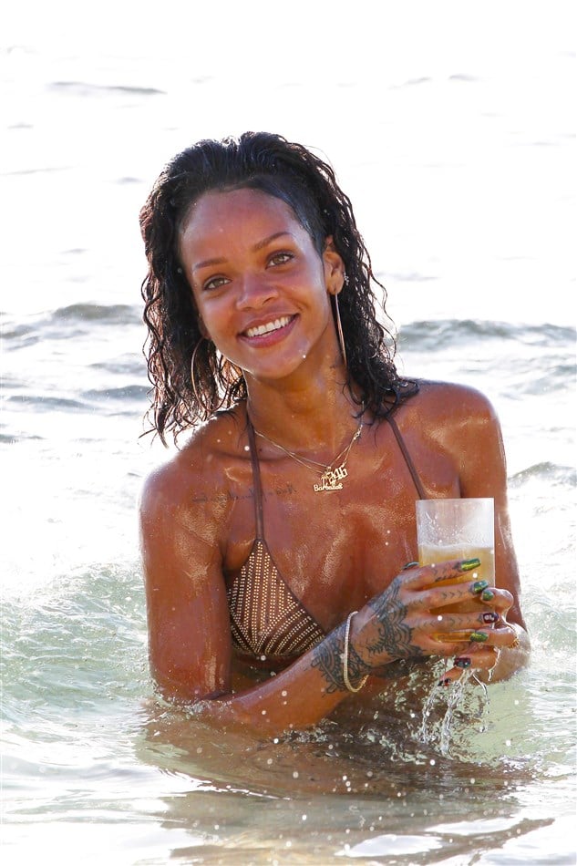 New Rihanna Barbados Bikini Pictures