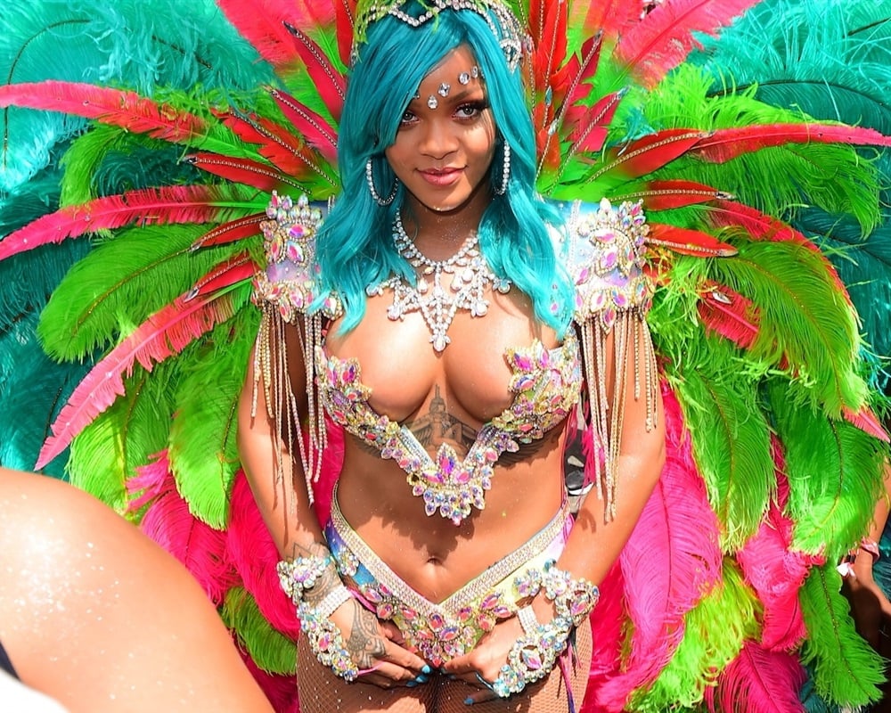 Rihanna tits.