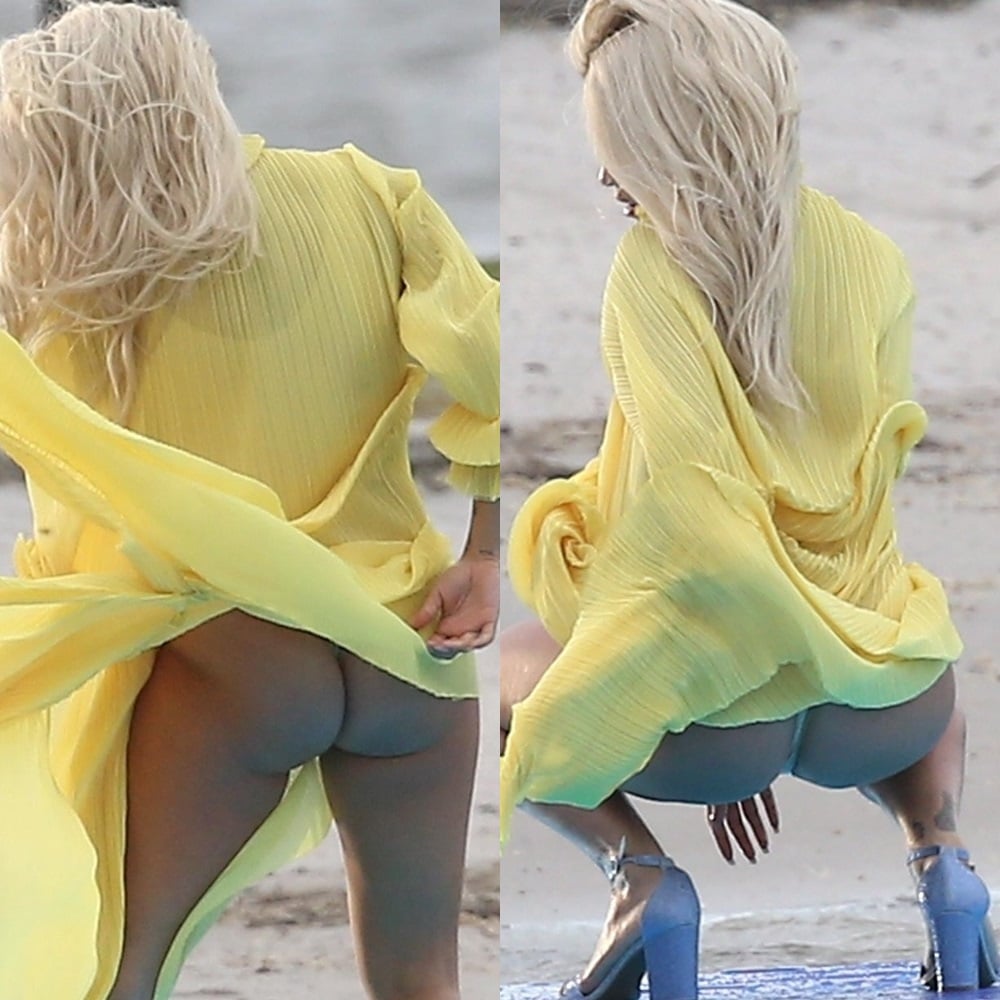 Rita Ora ass