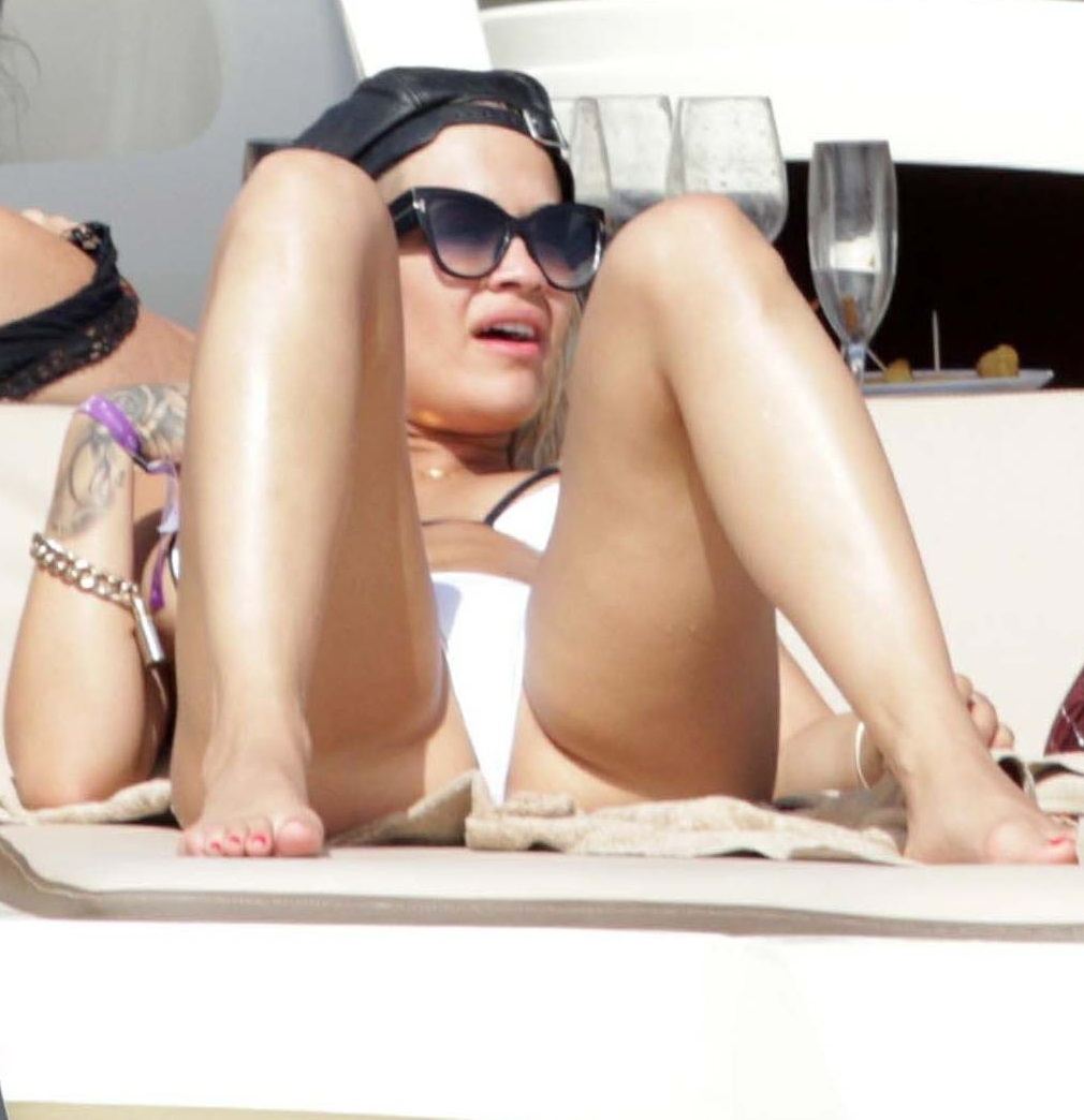 Rita Ora Is One Classy Broad In A Bikini