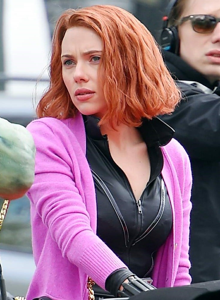 Scarlett Johansson’s Ass In Leather Leggings