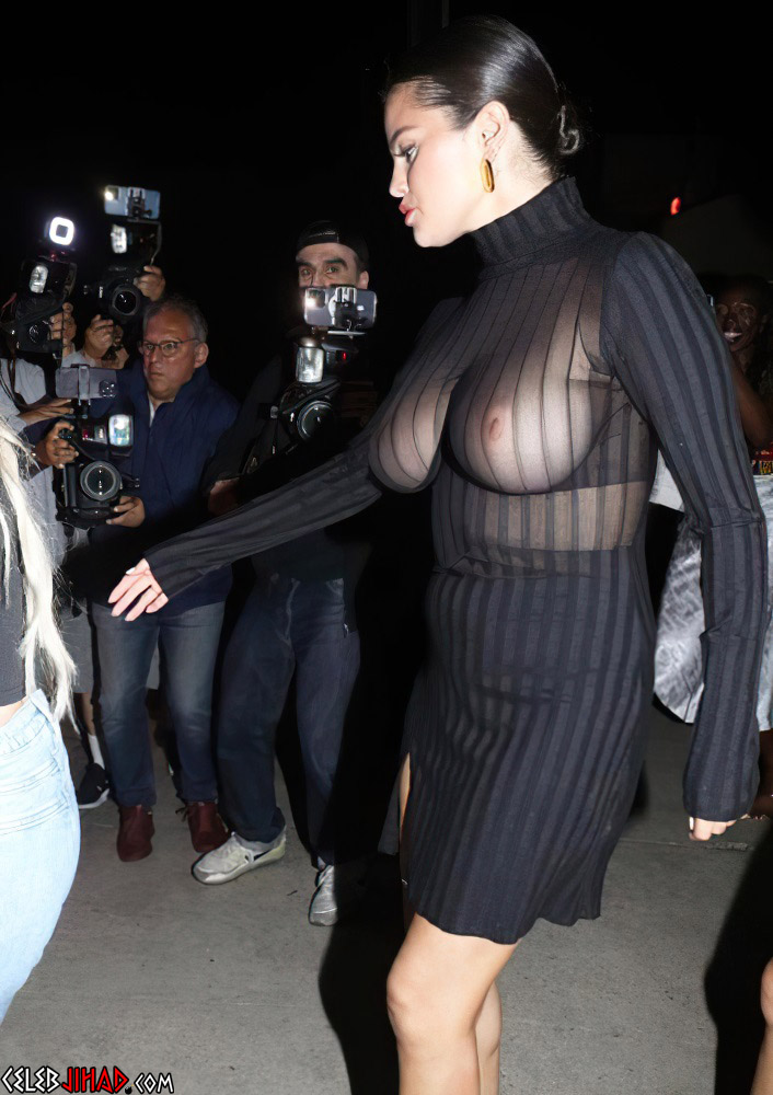 Selena gomez nude tits