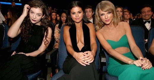 Selena Gomez In No Bra Embarrasses Herself At The AMAs