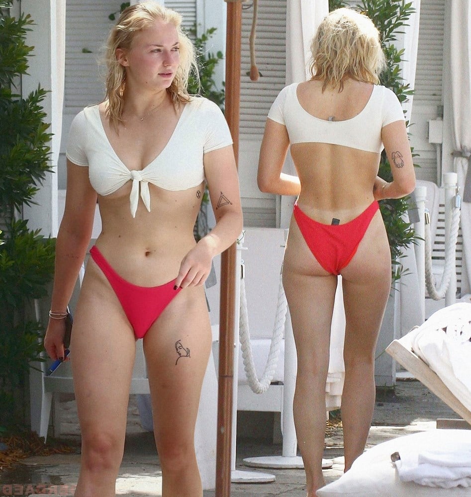 Sophie Turner bikini