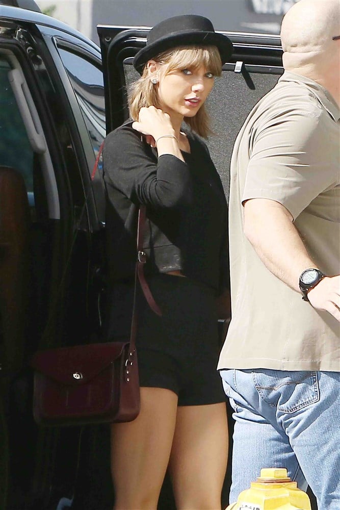 Taylor Swift’s Long Legs Are A Public Menace