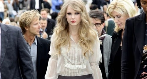 Taylor Swift Dresses Like A Filthy Pirate Hooker