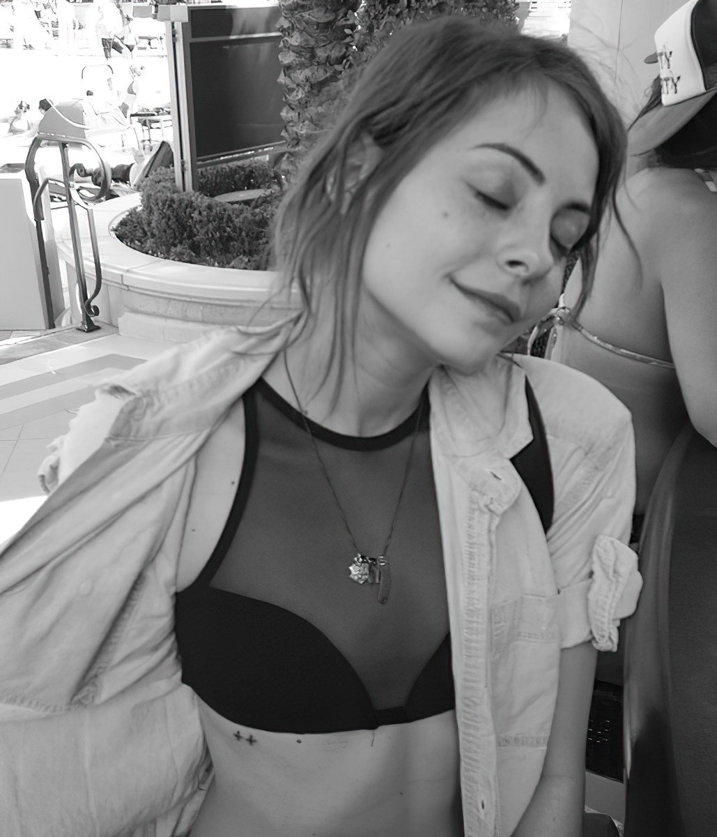 Willa Holland Nude Outtake Photos Released