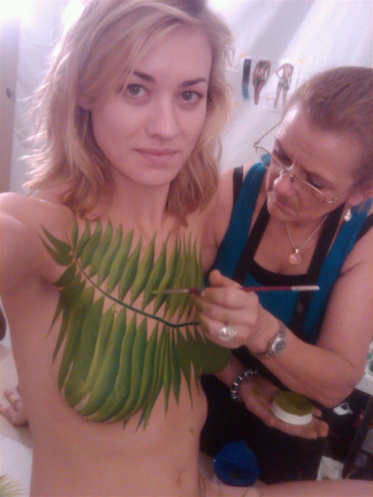 Yvonne Strahovski Nude Photos Leaked