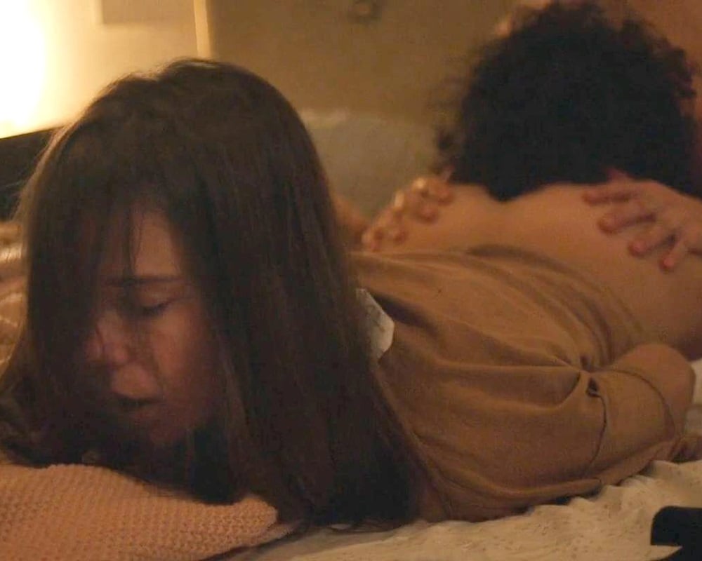 Alia Shawkat And Laia Costa Nude Lesbian Sex Scenes From Duck B