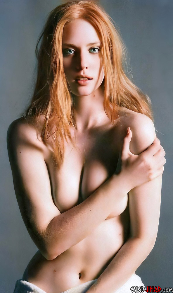 Deborah Ann Woll nude