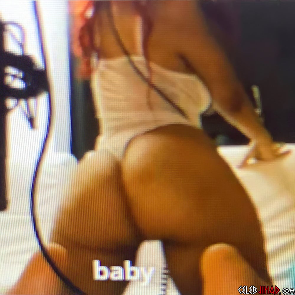 Doja Cat’s Nude Ass Trying To Score White Dick.