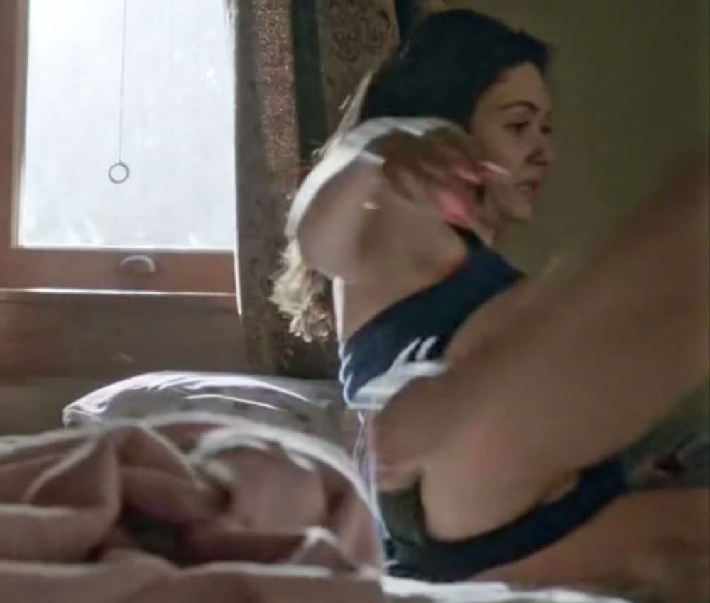 Emmy Rossum Pussy Slip On "Shameless" .