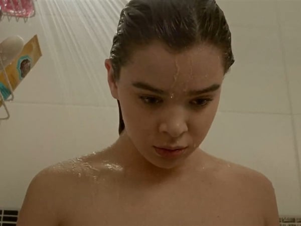 Hailee Steinfeld shaves her pussy in a graphic nude shower scene in the vid...
