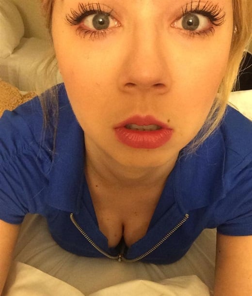 Jennette McCurdy Cleavage Pic For Twitter