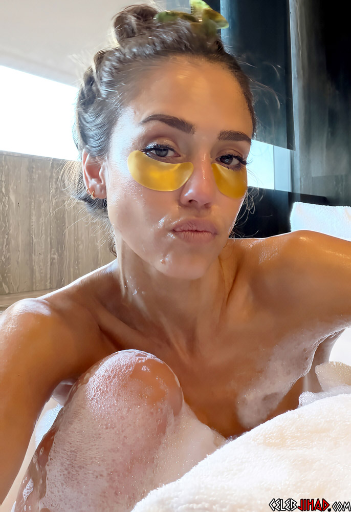 Jessica Alba bath