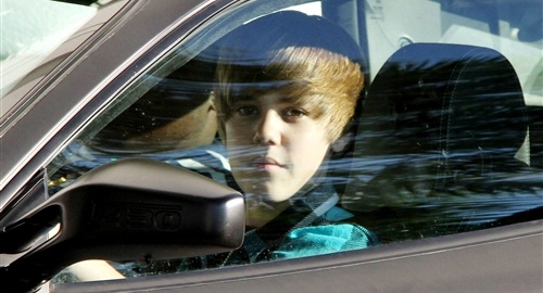 Justin Bieber Steals Her Dad’s Car