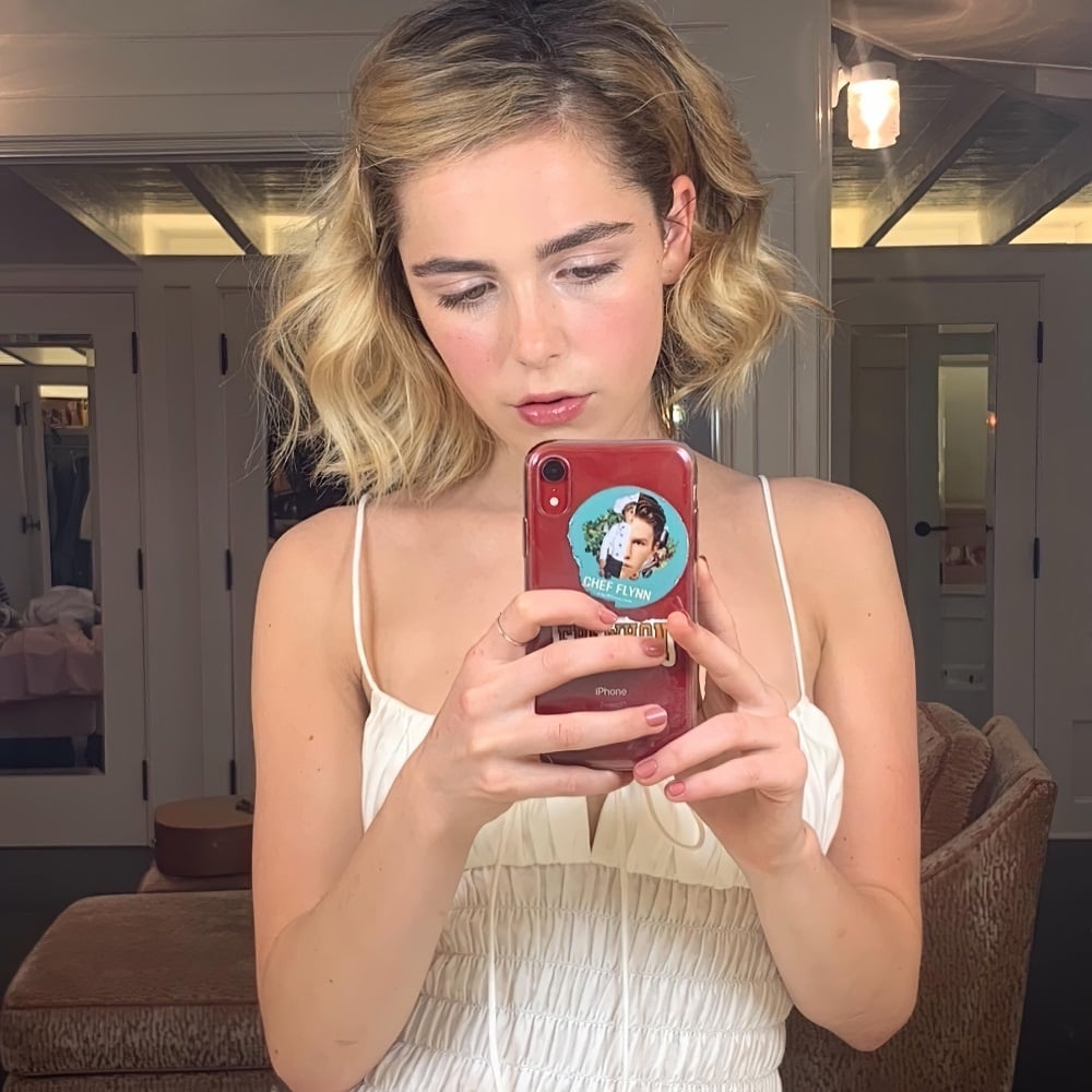 Kiernan Shipka selfie