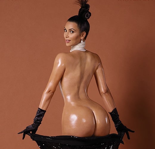 Kim Kardashian Shows Her Bare Ass 