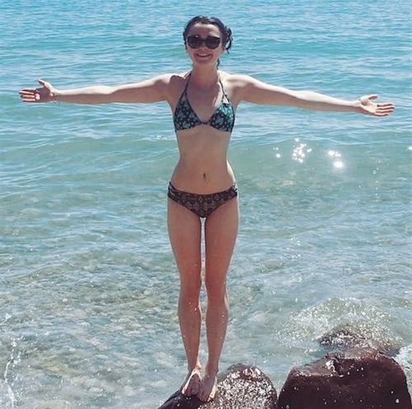 Maisie Williams bikini