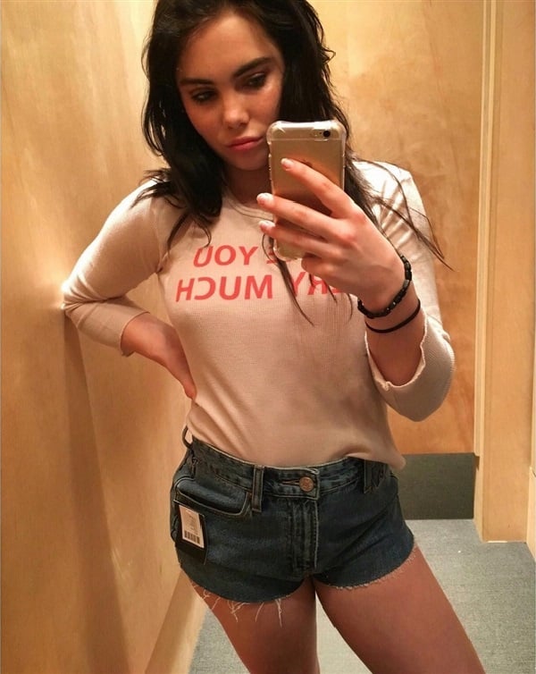 McKayla Maroney nip pokies