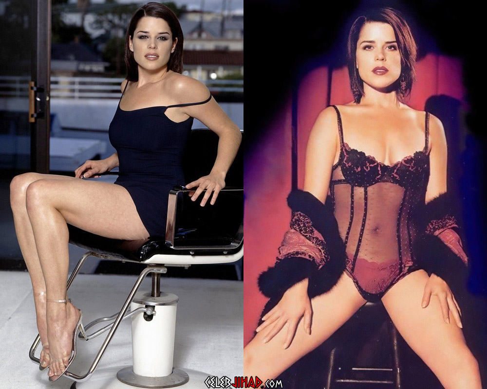 Neve campbell boobs