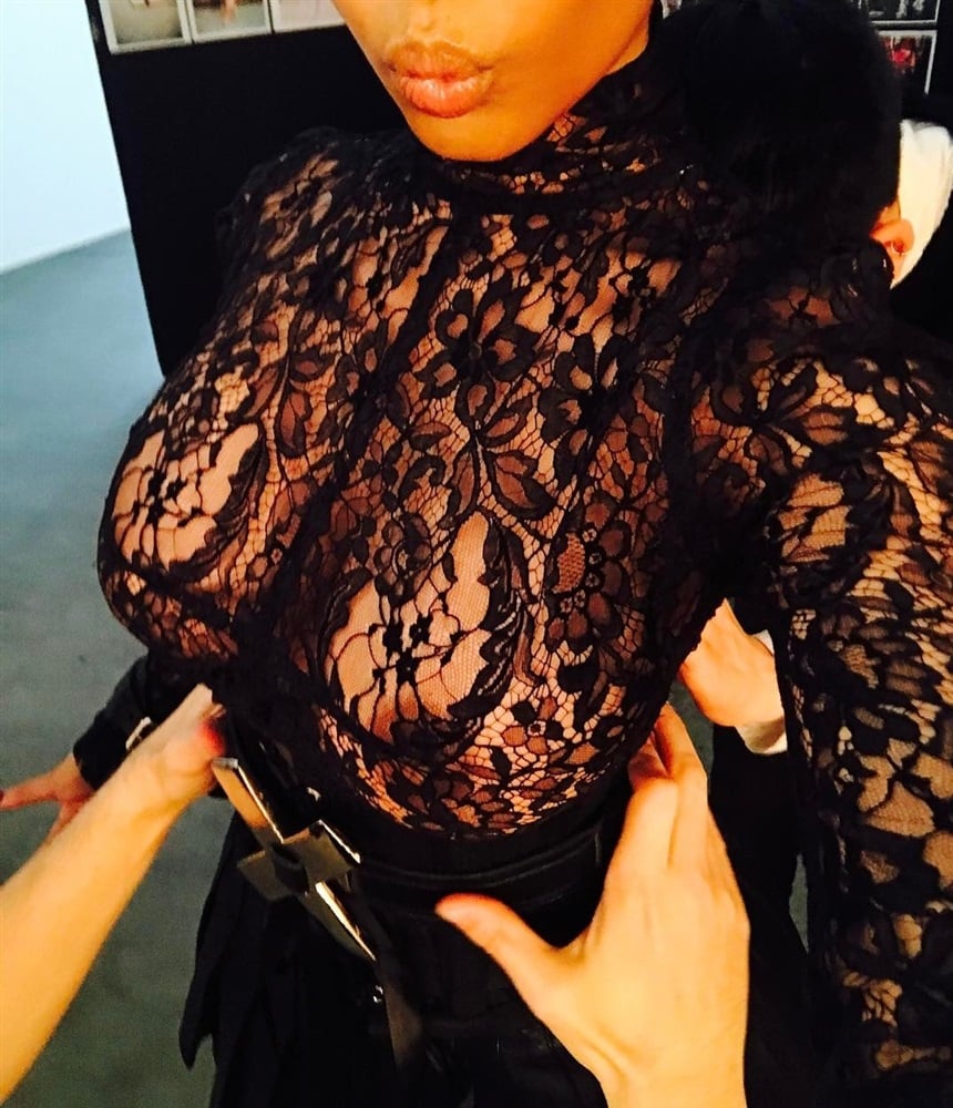 Nicki Minaj Working Her Tits And Ass