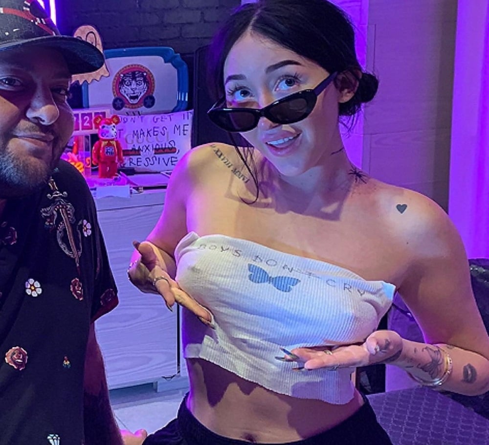 Noah Cyrus Pierced Nipples And Fat Ass Cheeks