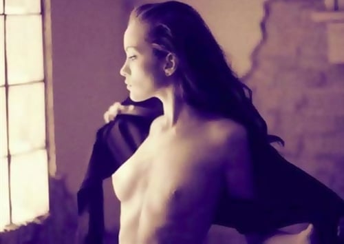 New Oliva Wilde Topless Pic
