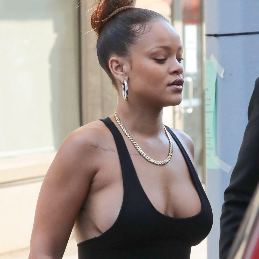 Rihanna fat tits