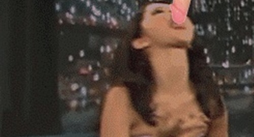 Selena Gomez Shows Off Her Fat Nude Tits To Sell Swimsuits