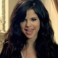 Selena Gomez Posts Bikini Selfie