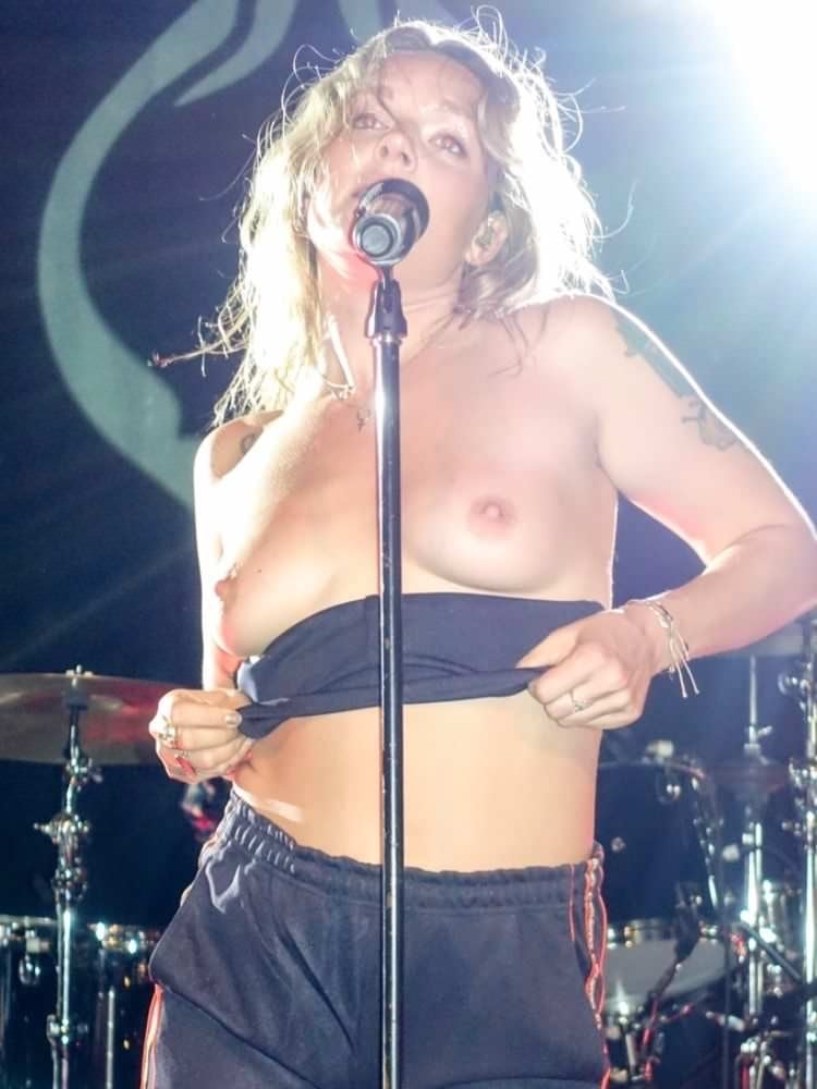 Tove Lo Performing Completely Topless 