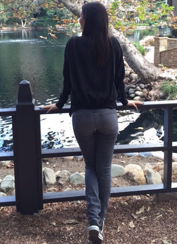 Victoria Justice booty