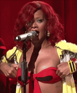 Rihanna Bounces Her Breasts Video