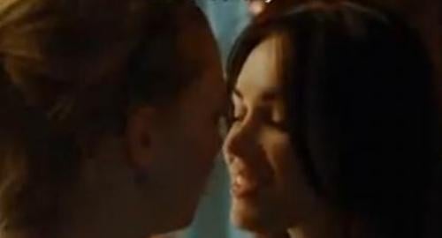 Megan Fox Lesbian Kiss From Movie “Jennifer’s Body”